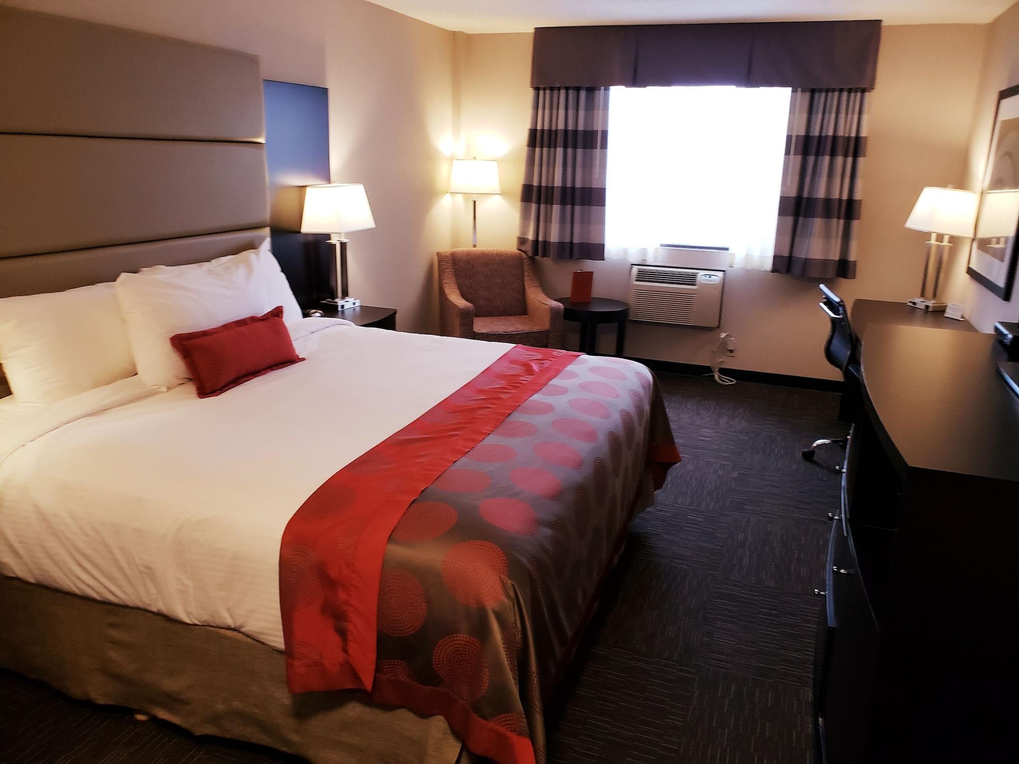 Hotel Ramada By Wyndham Saskatoon Extérieur photo