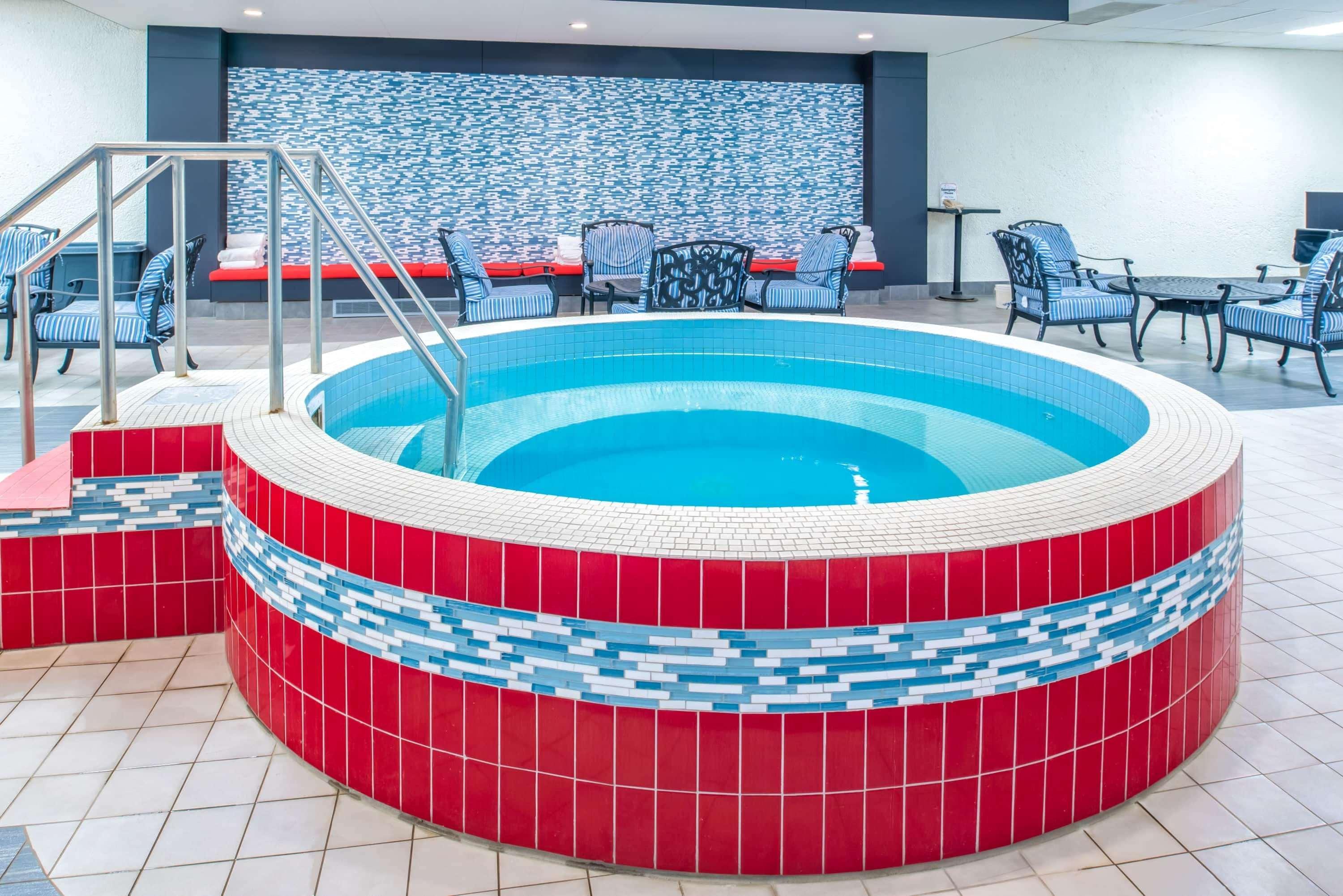 Hotel Ramada By Wyndham Saskatoon Extérieur photo