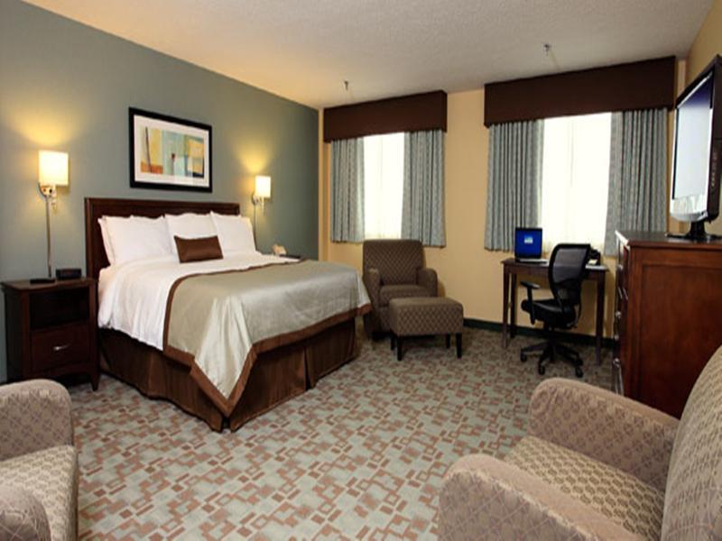 Hotel Ramada By Wyndham Saskatoon Extérieur photo