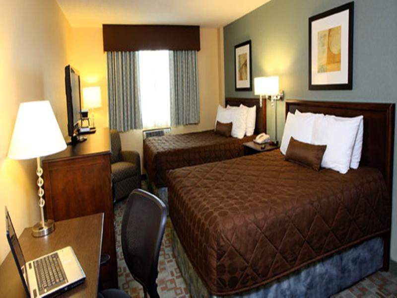 Hotel Ramada By Wyndham Saskatoon Extérieur photo