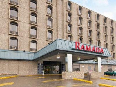 Hotel Ramada By Wyndham Saskatoon Extérieur photo